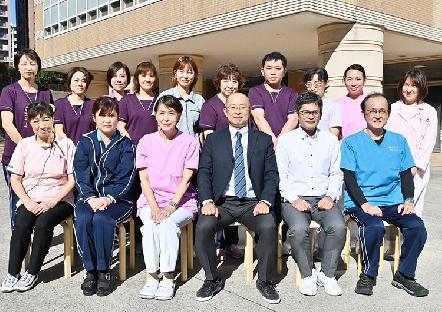 さまざまな介護ニーズに対応する超強化型の老健。魅力ある職場づくりが職員のやる気を引き出します。