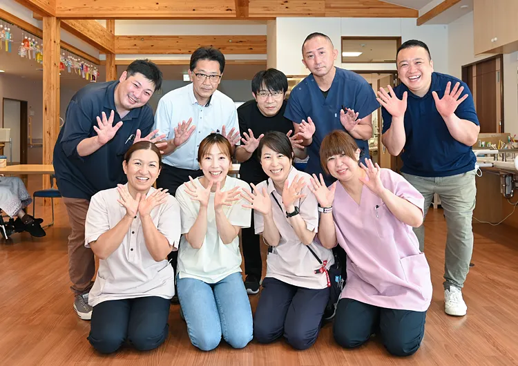 夜勤ナシの日勤常勤で働ける特養です。無資格・未経験者OK。福利厚生充実。