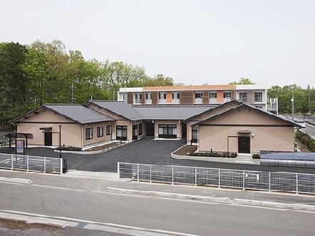 1ユニット9人の「馴染みの関係」で介護を行います。毎月施設内研修があります。