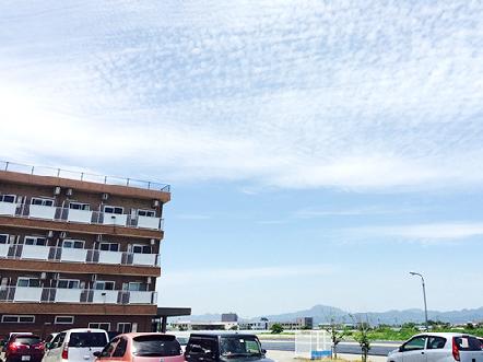 医療法人が経営母体で、安心・安定の施設です。マイカー通勤OKです。