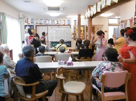 通い・訪問・泊まりを組み合わせたサービスをご提供。駅近。小規模であたたかな施設です。