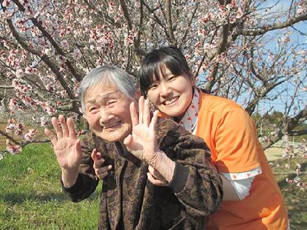 かすみがうら市稲吉東にあるサ高住です。働きながら実務者研修の資格取得が可能です。