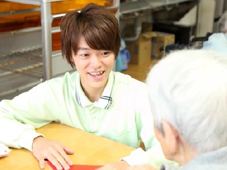 入所50名・通所35名の特養です。職員の幸せを大切にしています。丁寧な教育があります。
