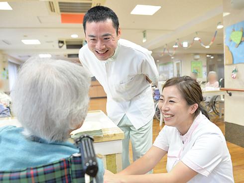 毎日ほぼ定時退勤が可能。経験が浅い方もOK。多摩川そばの豊かな自然に囲まれた施設です。