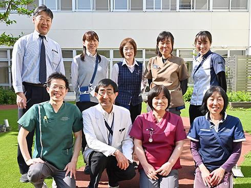 より魅力的な職場を目指して進化・成長中。介護職の実務者研修費用全額補助制度あり。