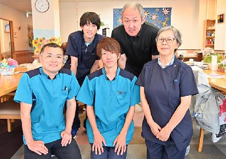 無資格・未経験者の介護職デビューも応援。グループホームとかんたきの複合型介護施設。