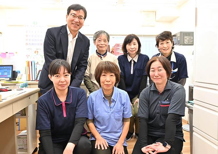 日曜は固定休。9時～17時の実働7時間。訪問看護・精神科が未経験の方も大歓迎です。
