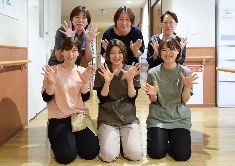 入居者様主体のケアを大切にするユニット型特養。残業少なめで、介護業務未経験者も歓迎しています。